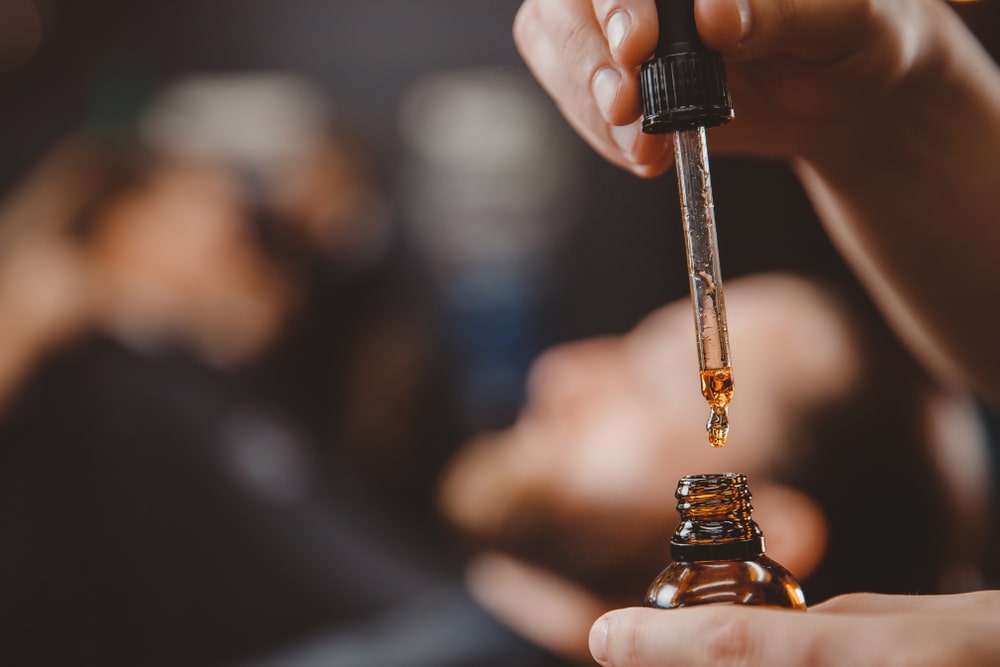 11 Best Carrier Oils for Beard: Maximum Growth and Thickness