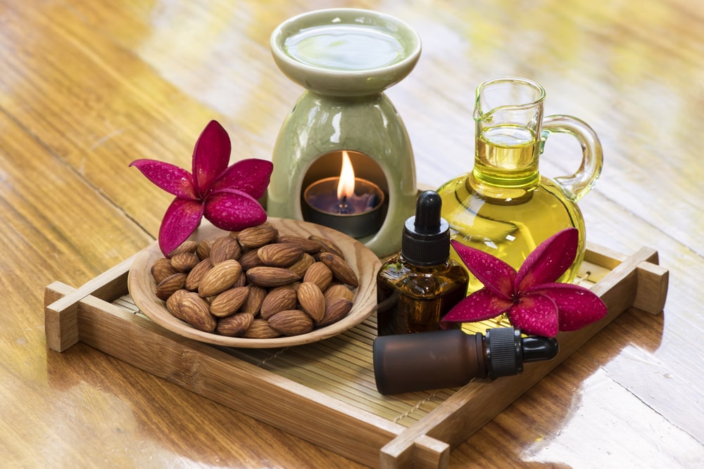 9 Best Carrier Oils for Lips That Will Have You Obsessed