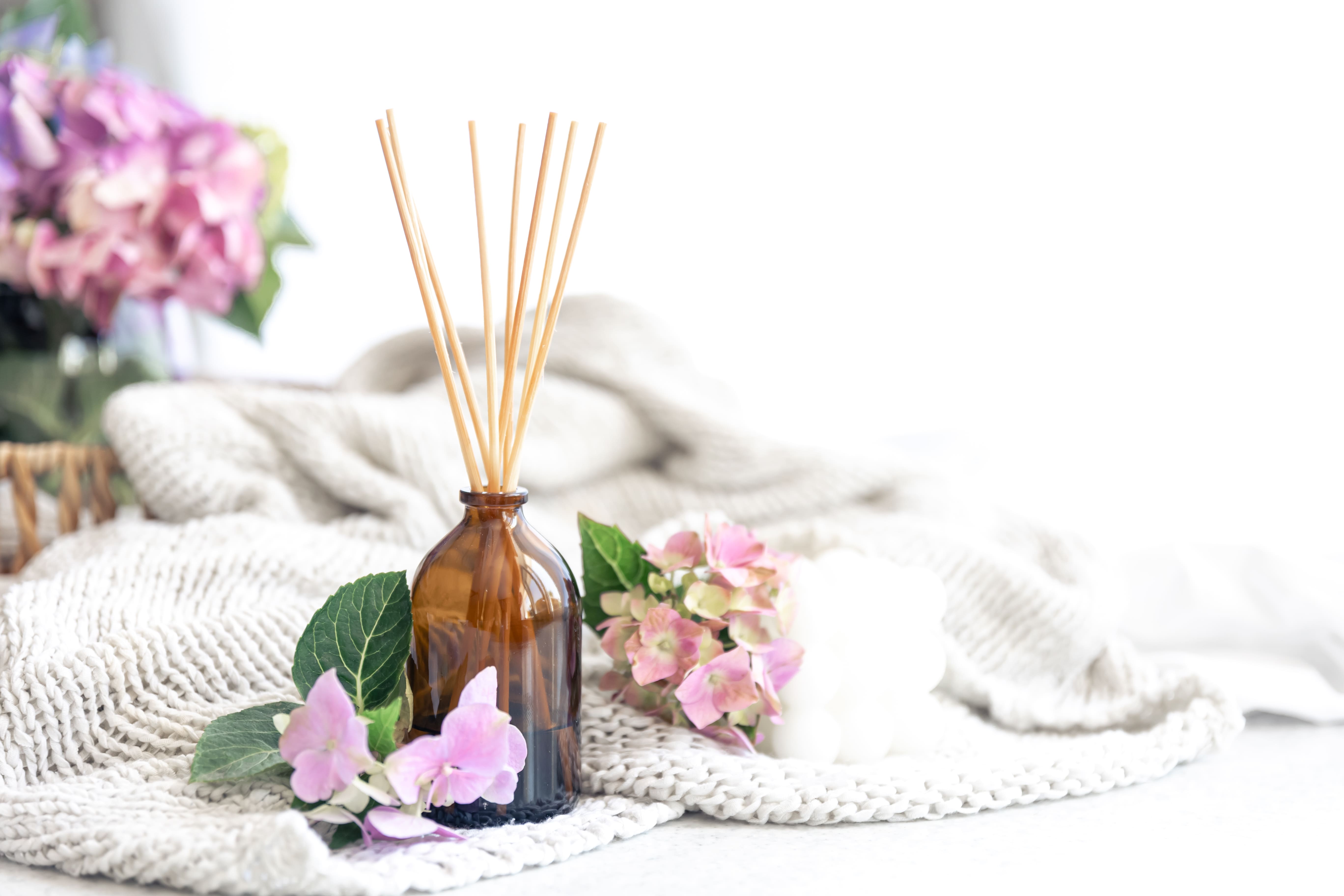 The Ultimate Guide to Choosing The Best Carrier Oils for Reed Diffuser