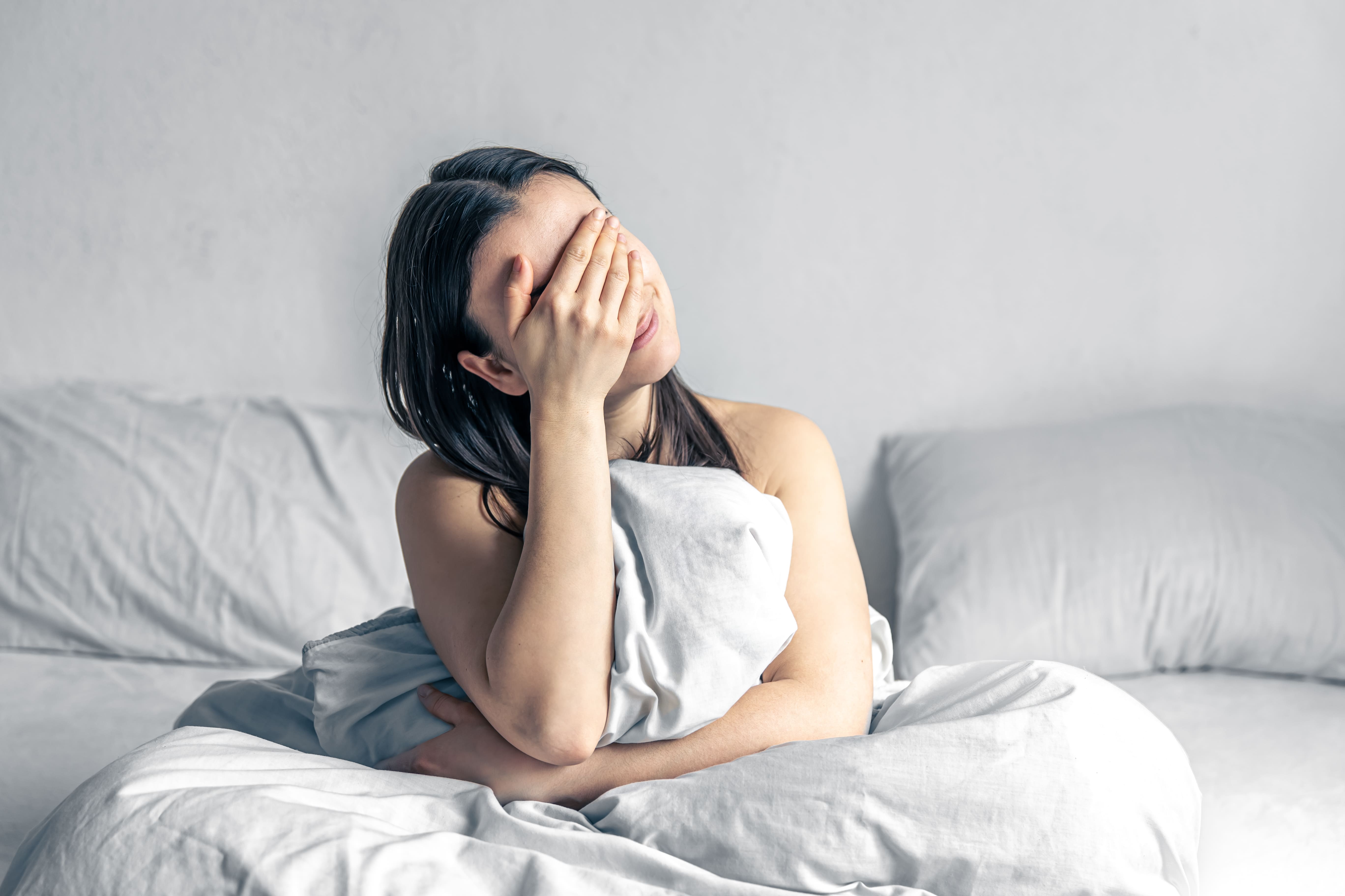 The Complete Guide to Essential Oils for Menstrual Mood Swings