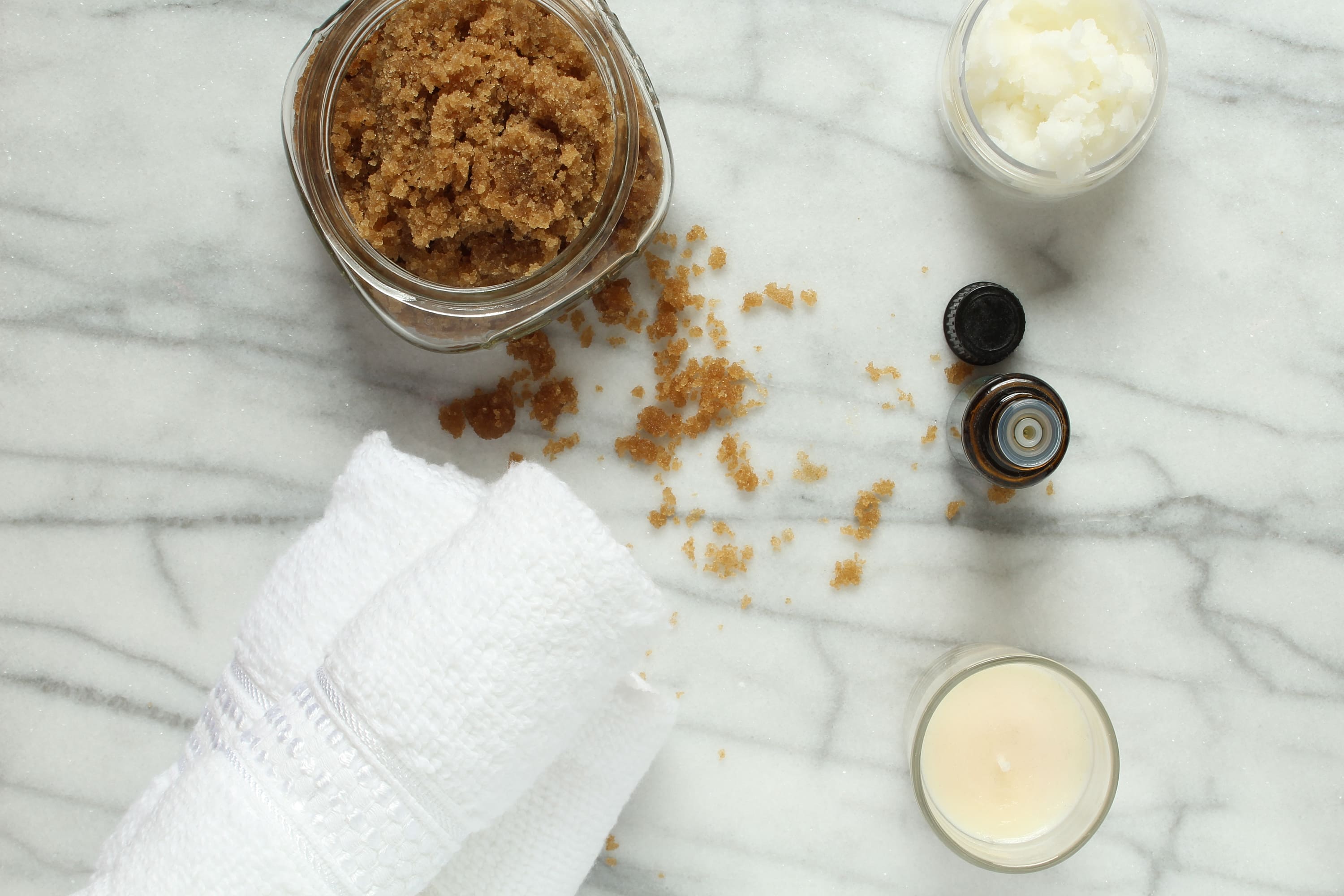 How to Make Bath Scrubs With Essential Oils