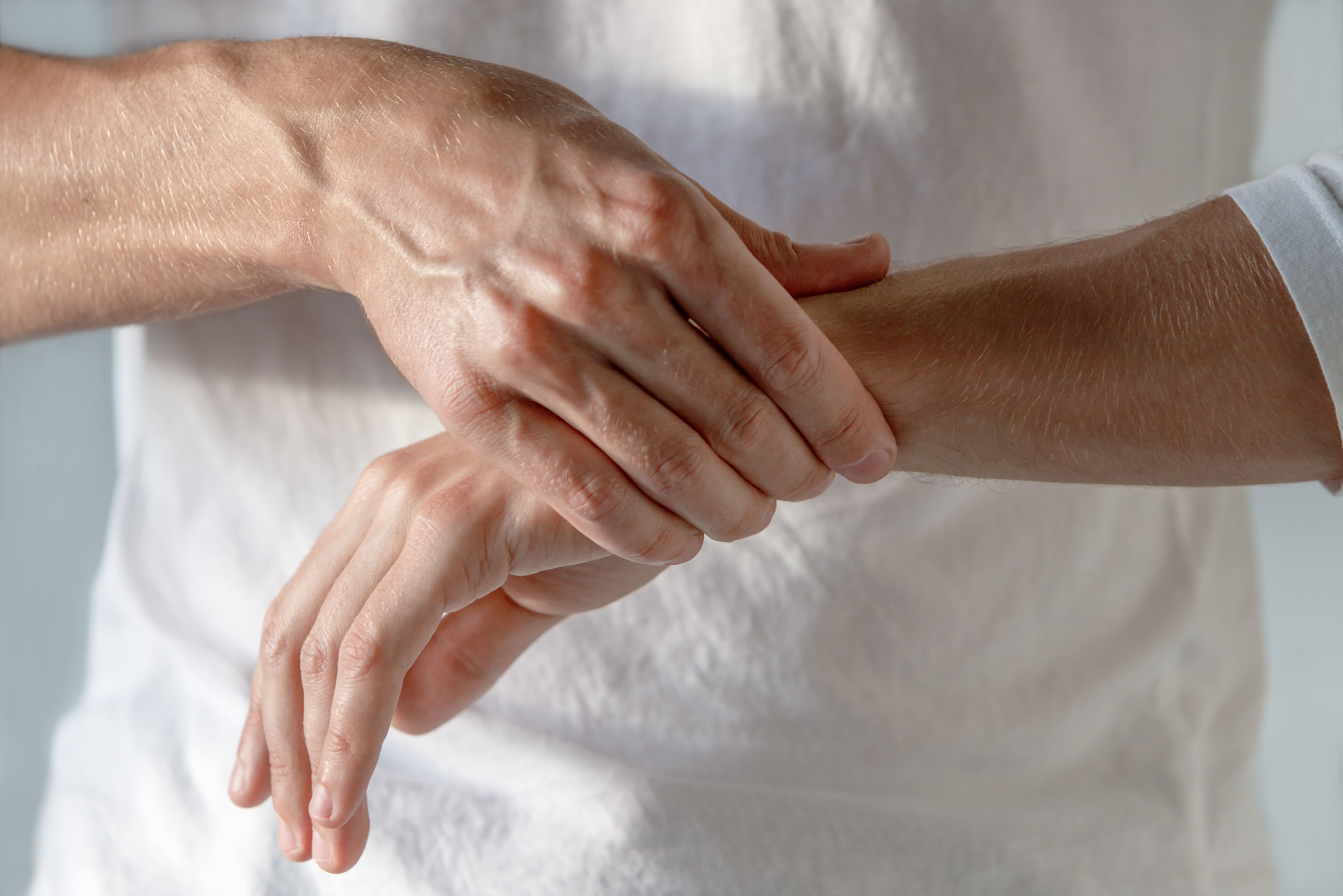 Crafting Relief: Essential Oil Recipes for Osteoarthritis