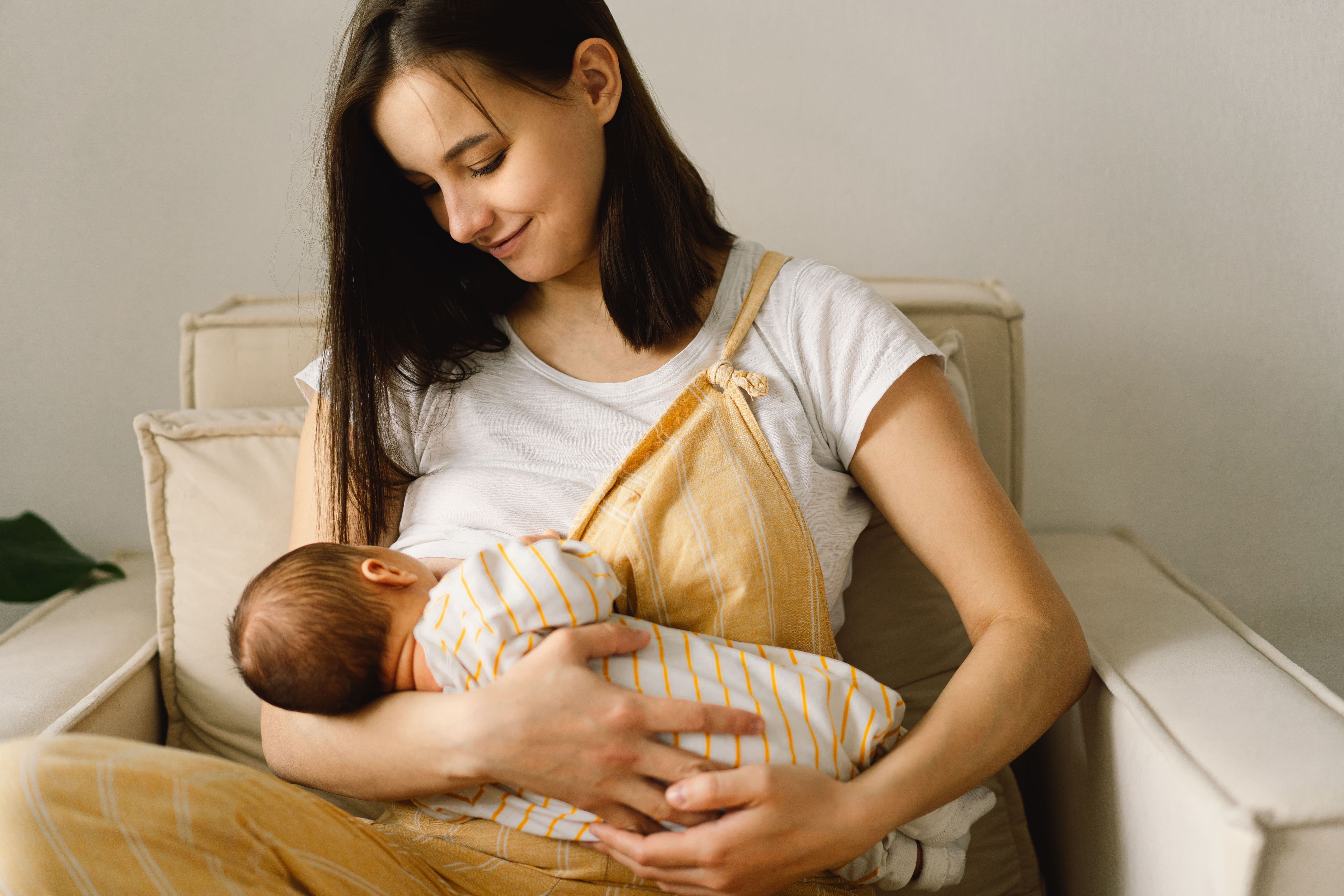 Essential Oils for Breastfeeding: Natural Ways to Support Milk Supply