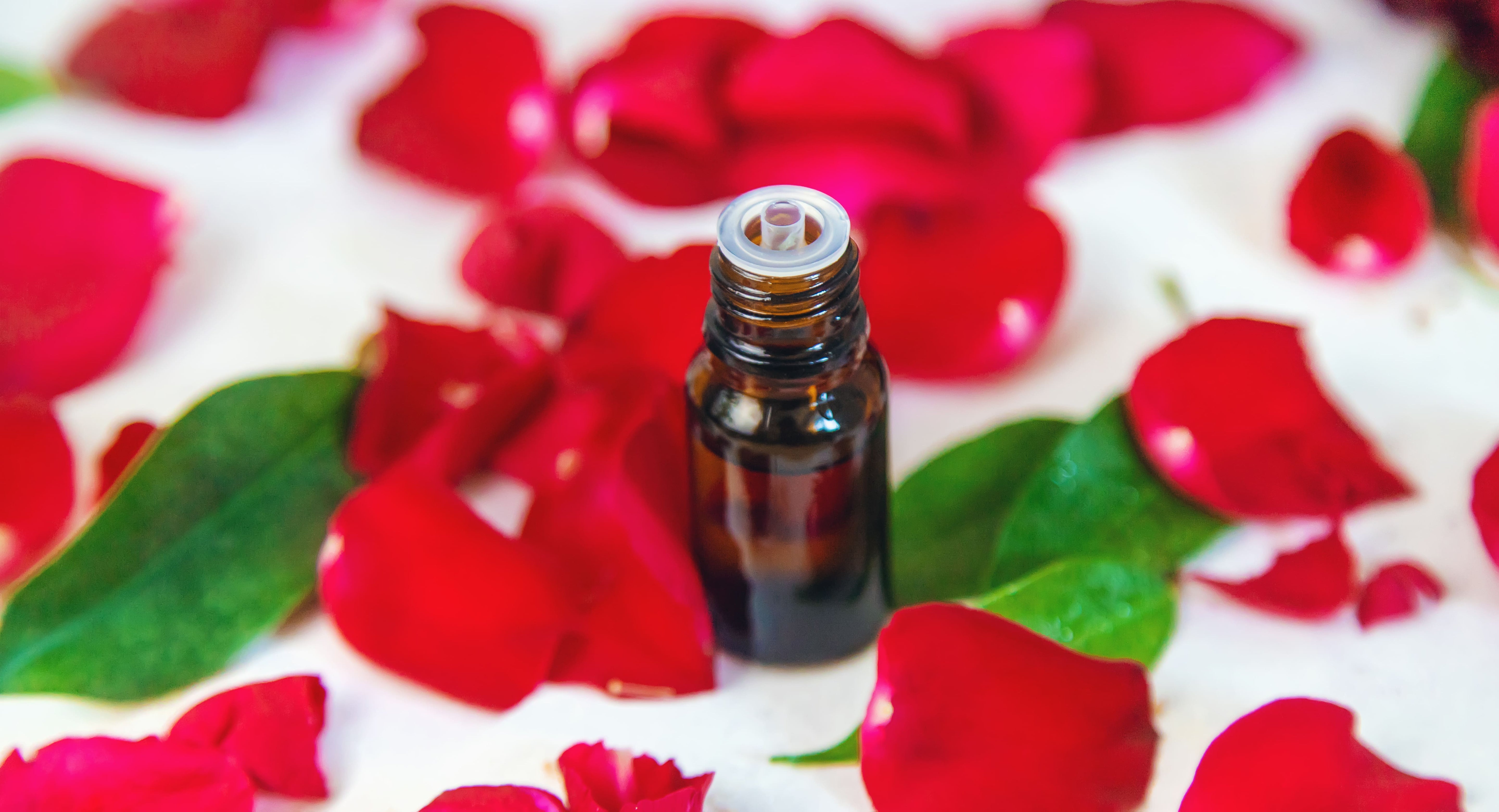 Floral Power: Discover How Rose Oil Can Uplift Your Mood Instantly