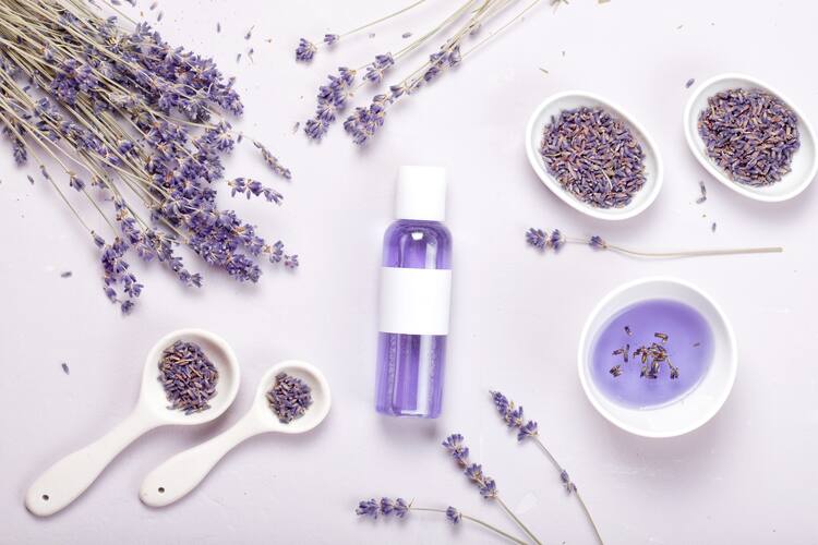 What Mixes Well with Lavender Essential Oil