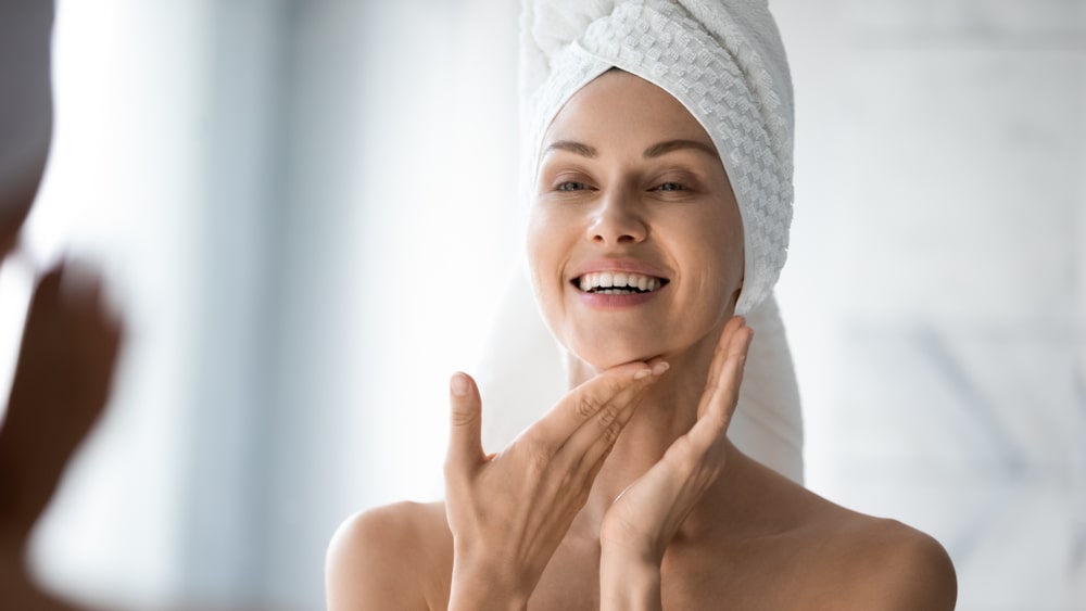 10 Best Essential Oils for Dry Skin: Rejuvenate Your Skin Naturally